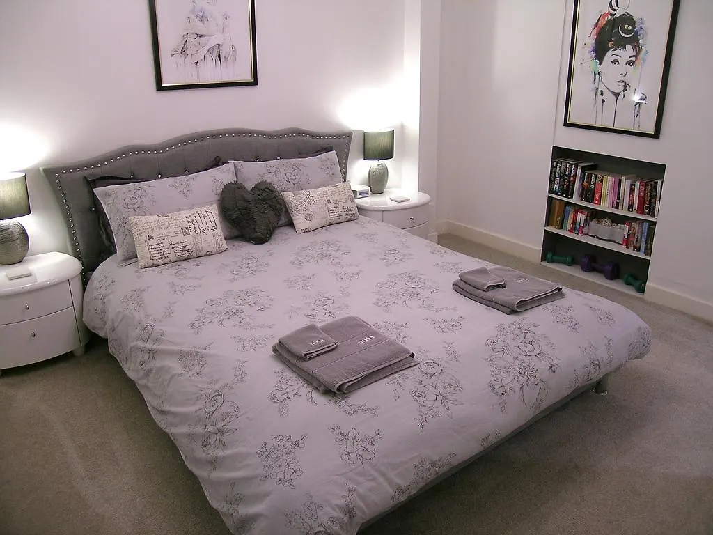 1 Bedroom Seafront Apartment Channel View 布赖顿